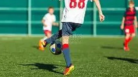 “争议焦点！莫耶斯揭秘盖耶诚挚道歉内幕，罕见判罚之谜令人费解”