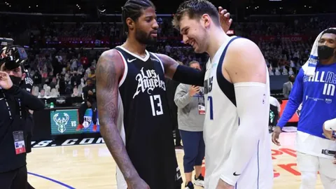 [国际足球]逆境夺冠：勒沃库森以十人阵容荣耀双冠王